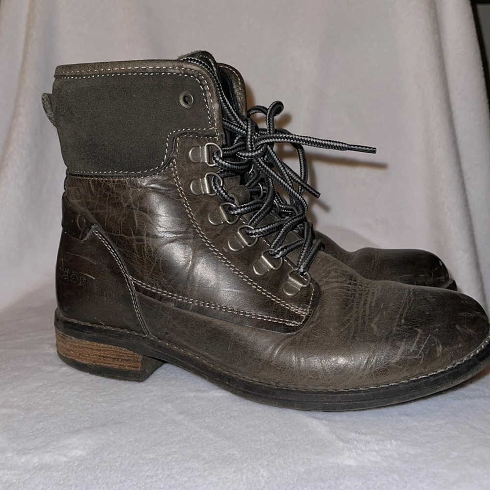 Taos Gray Boots 37